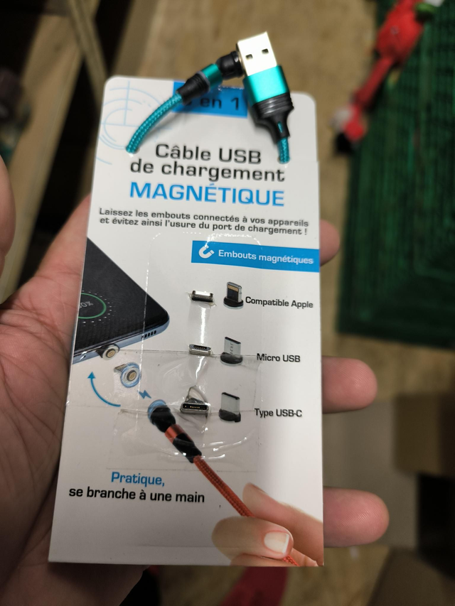 CABLE USB MAGNÉTIQUE 3 EN 1