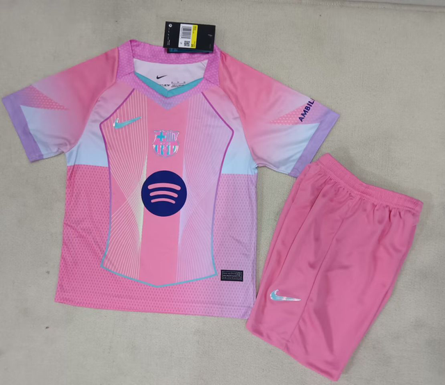Conjunto camiseta + pantalón (Rosa) NIÑOS F.C Barcelona Edición Especial  - 25-26