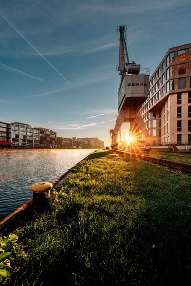 Hafenkran mit Sonnenstern