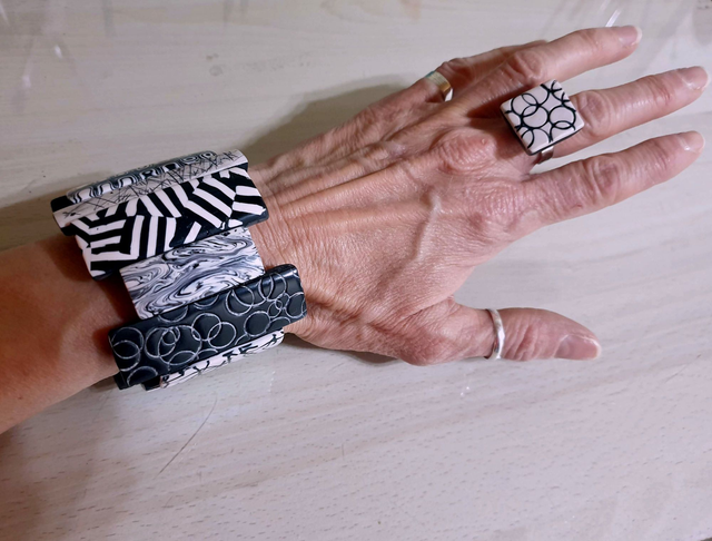 Bracelet Manchette GraphiK noir et blanc