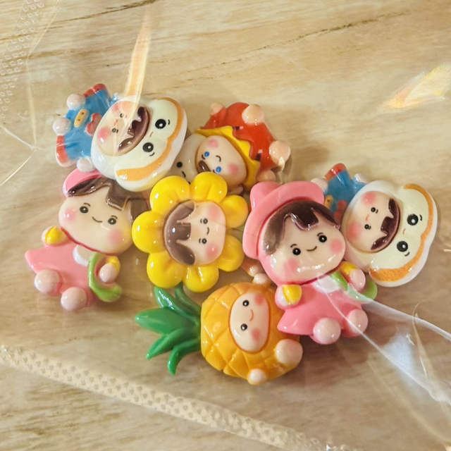 Y- 7 cute girl character flat back charms 