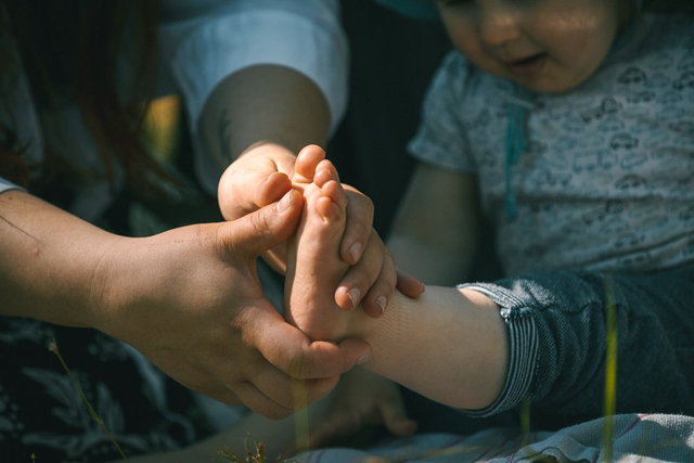 Lahjakortti Vauvahieronta 30 min. (sis. vauvan hoito)