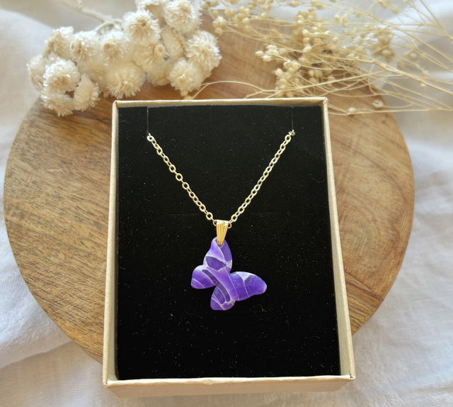 Collier - papillon violet marbré