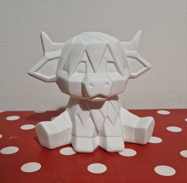 Highland cow faceted 