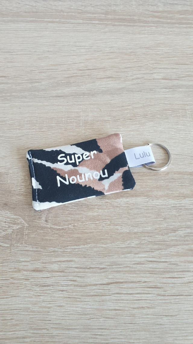 Porte clés Super Nounou (sauvage)