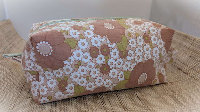 Trousse côté carré - Collection "Vintage Flower Power