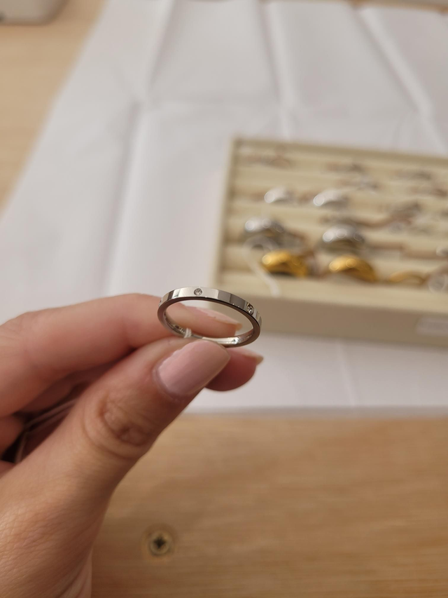 Stainless steel dainty 6 stone cubic zirconia ring - Size J - SL-066