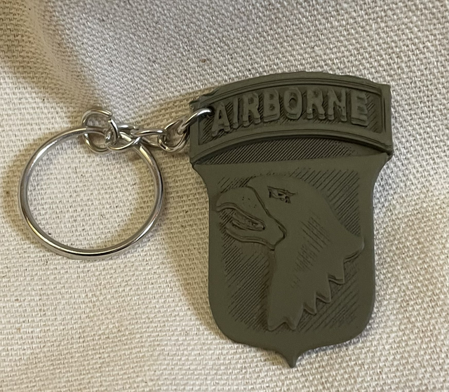 Porte clé air born kaki ( grand format)