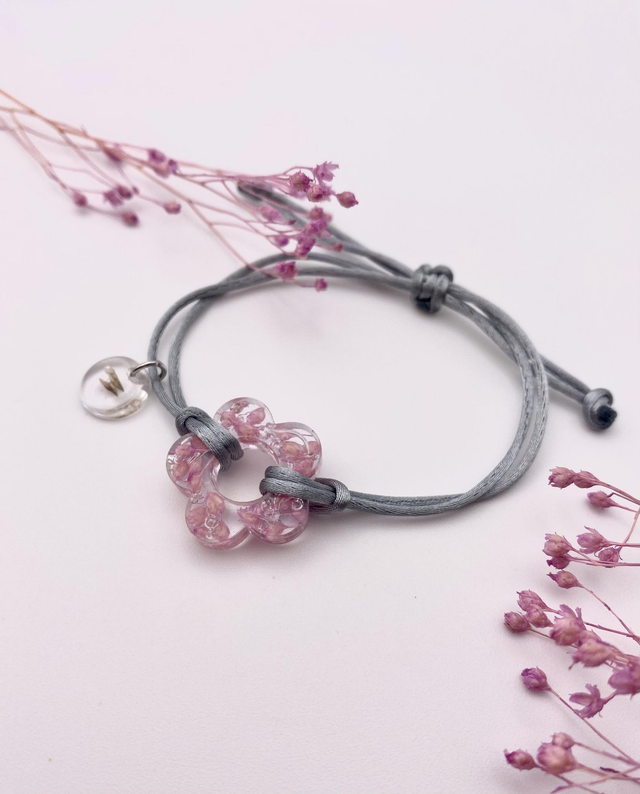 Bracelet bloom broom