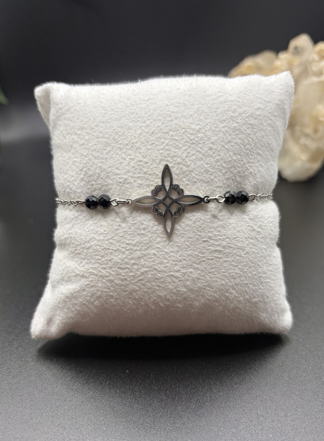 Spinelle - Nœud de sorcière 