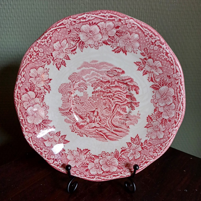 Enoch Wedgwood | Schoteltje (diameter 16,0 cm | hoogte 2,0 cm) met &#039;Woodland&#039; motief in roze kleur | Brocante - Beboterd met onvolkomenheid
