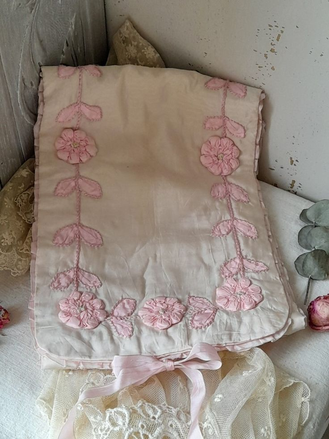 Pochette à lingerie ancienne