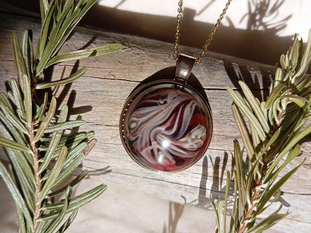 Collier résine marron