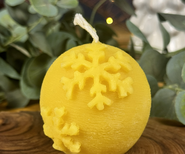 Festive Bauble Candle
