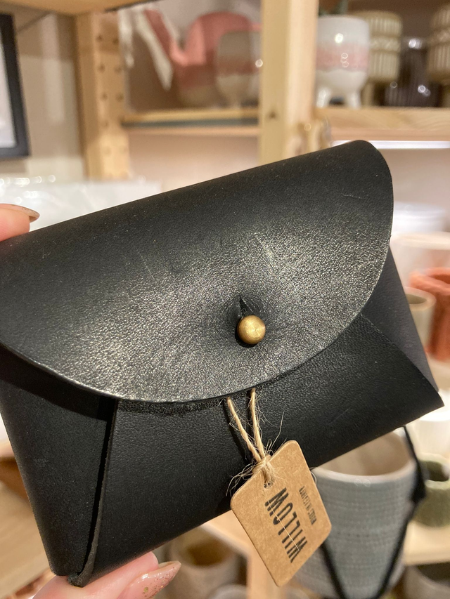 Willow Leather: Leather Purse