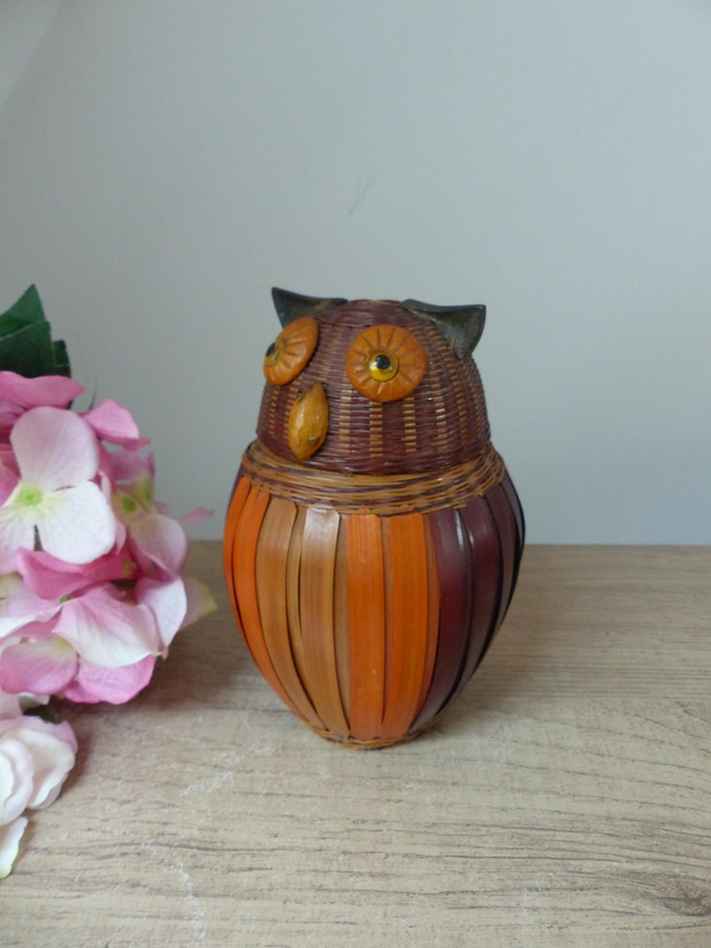 Boîte Hibou en Osier Tressé Fait Main – Pot de Rangement Vintage Années 70 avec Couvercle – Décoration Chambre ou Salle de Bain Originale
