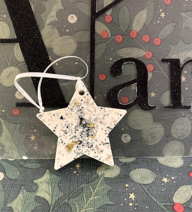 STAR BAUBLE GOLD