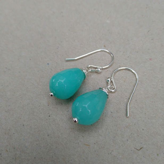Jade oorbellen aqua 
