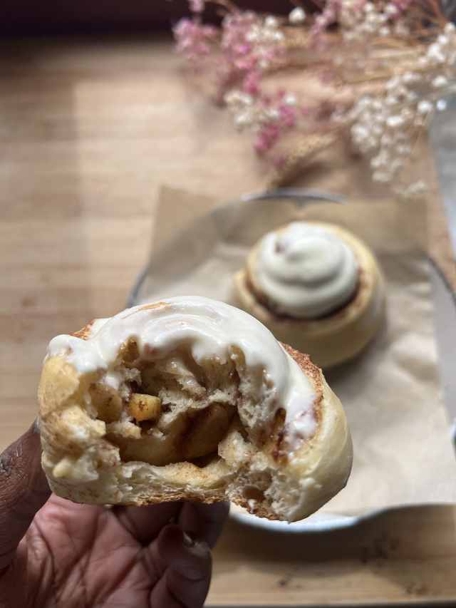 Cinnamon & Apple Rolls 4