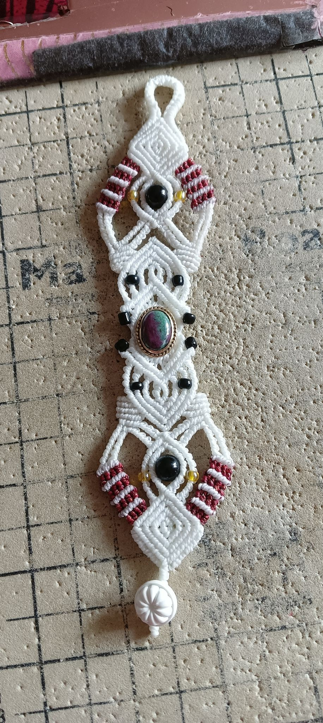 MANCHETTE EN MICRO-MACRAMÉ MODÈLE APSARA