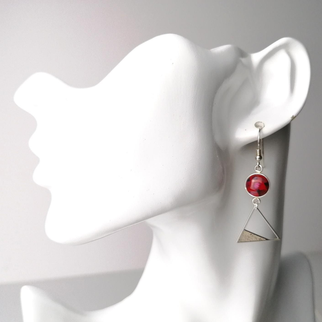 Les Triangles Martelés, Boucles d'oreilles en émail rouge