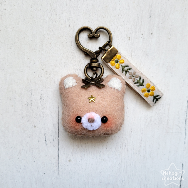 Porte-clé en feutrine fait-main - Ours brun