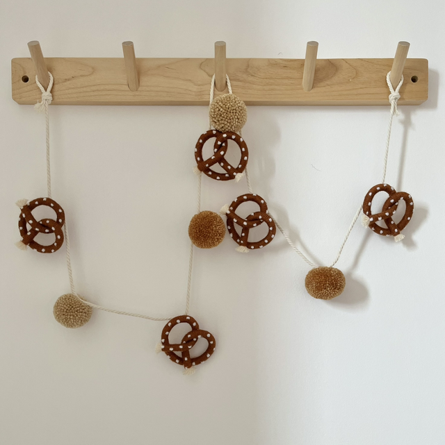 Guirlande pompons et bretzels 