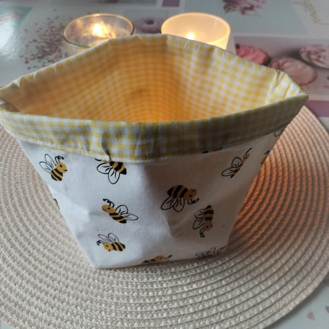 Panière Tissu jaune avec des abeilles