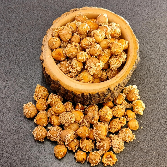 Gebrannte Haselnuss mit Sesam