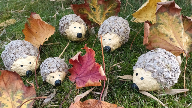 HERISSON en papier mâché, fait main, décoration ou cadeau unique, 10 à 12 cm