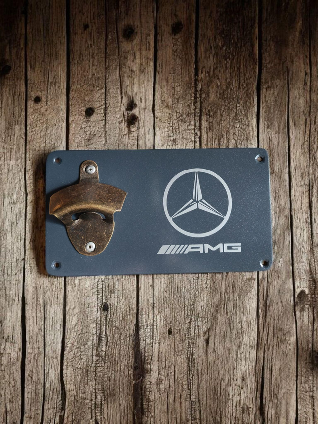 Décapsuleur mural Mercedes-Benz AMG