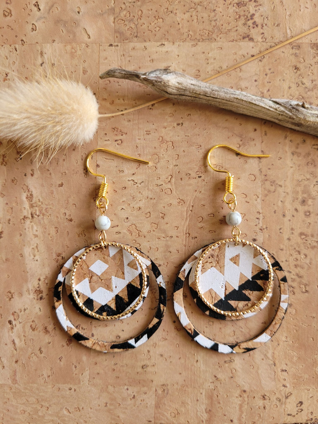 Boucles d'oreilles en liège et howlite ༄