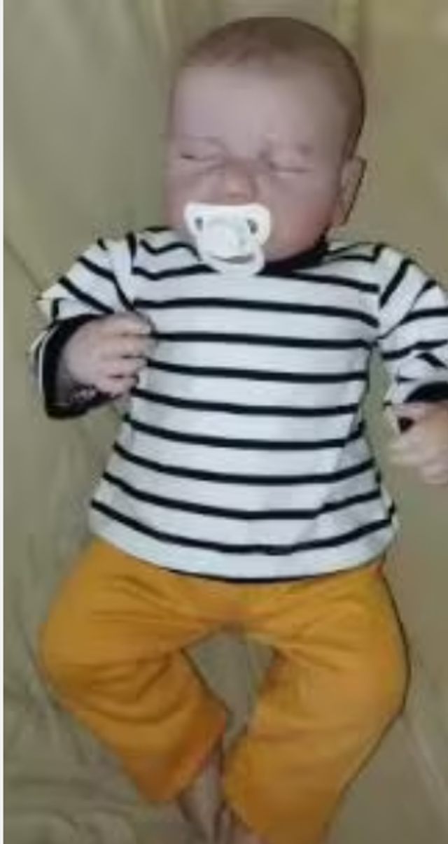 Realistische baby pop levensecht Lou (49cm)59