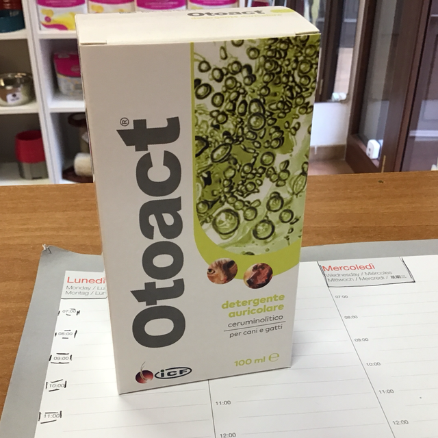 DETERGENTE AURICOLARE CANE/GATTO 100ML 8009722003605