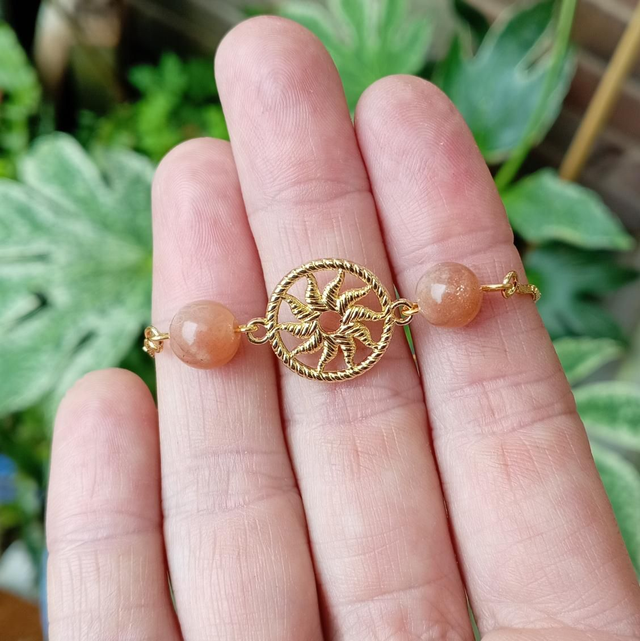 Peach Moonstone Gold Bracelet 