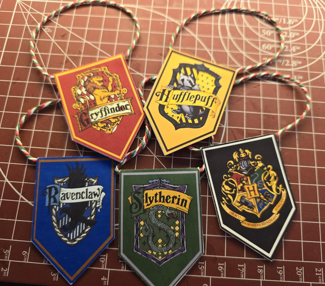 Hogwarts Pennant 5 piece set