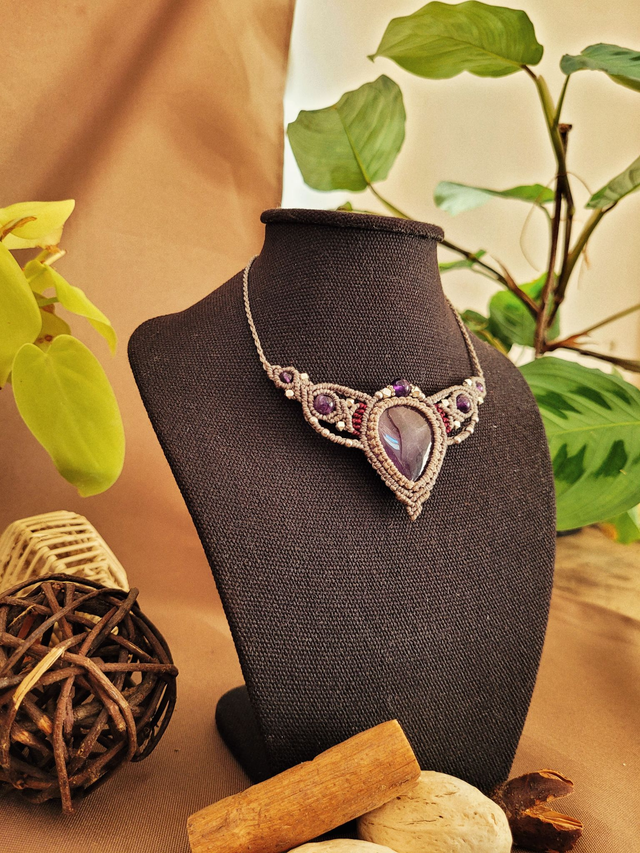 Collier proche du cou en améthyste