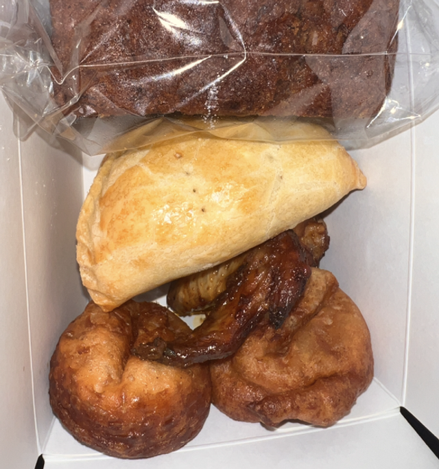 THE BAKEHOUSE MINI (CHICKEN WINGS) SNACK BOX