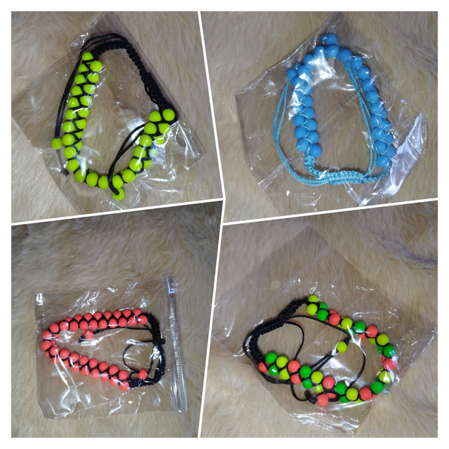 Bracelet perlé coloré ajustable