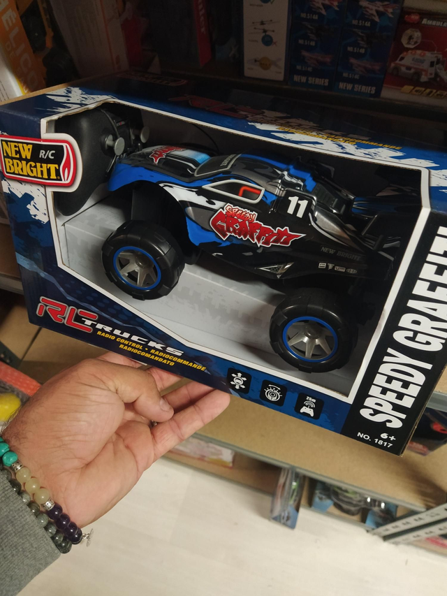 VOITURE RADIOCOMMANDÉE RC TRUCKS