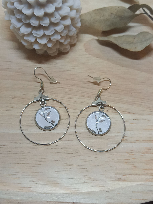 Boucles d&#039;oreilles Cabochon papier nature 1 blanc - créole argentée
