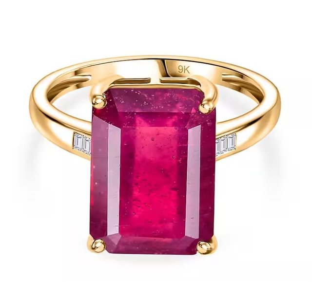 Stunning Natural Mozambique Solitaire Ruby & 9K Yellow Gold Ring.