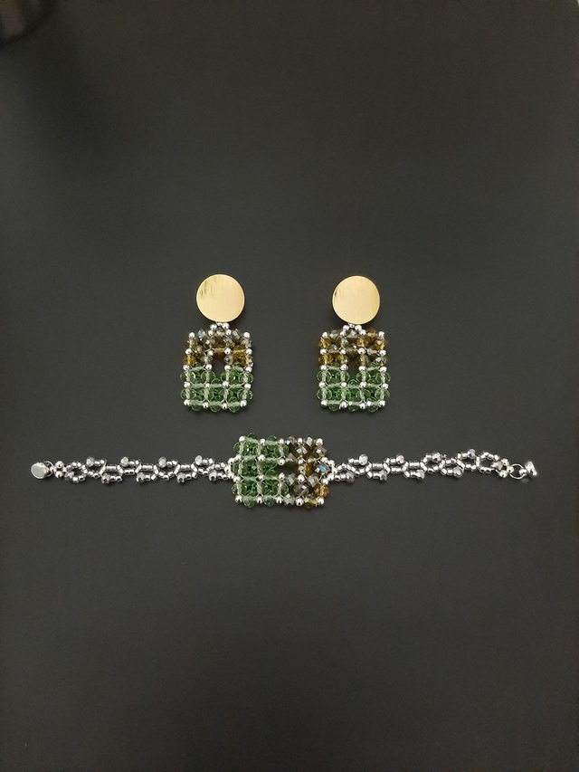 Parure bracelet - boucles d&#039;oreilles argenté -doré inoxydable  - vert émeraude tissée en perle cristal fermoir magnetique cadeau pour elle 		