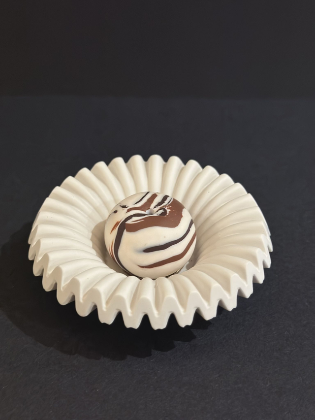 HANDMADE WAVY INCENSE HOLDER TRAY