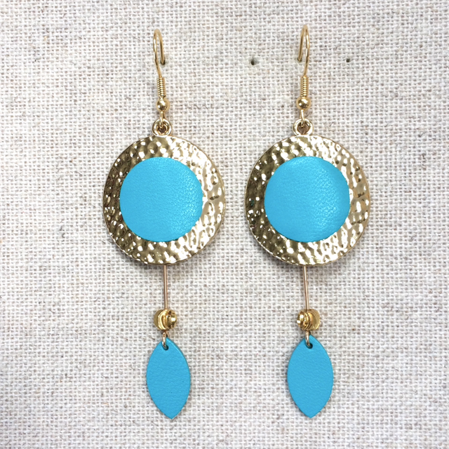 Boucles d’oreilles « Gong » dorées, cuir bleu turquoise vif
