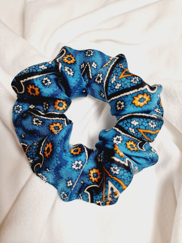 chouchou 100% soie bleu cachemire 