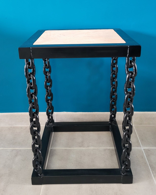 Grand tabouret en chaînes