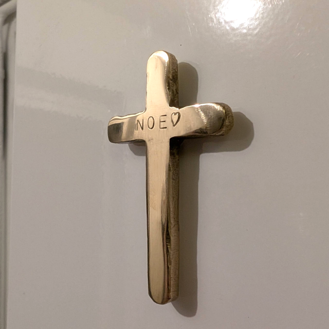 Croix aimantée (personnalisable)