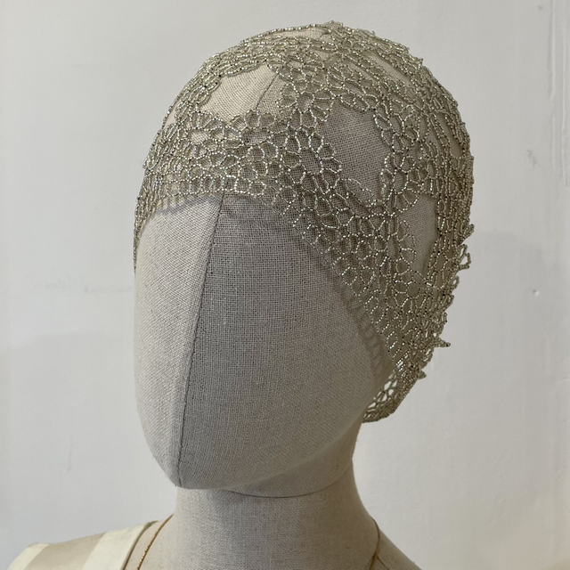 NINA / Silver beaded bonnet