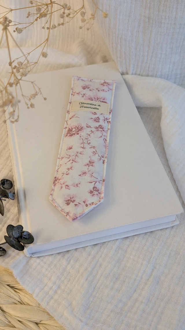Marque-page tissu en pointe - "Rose d'Autrefois"